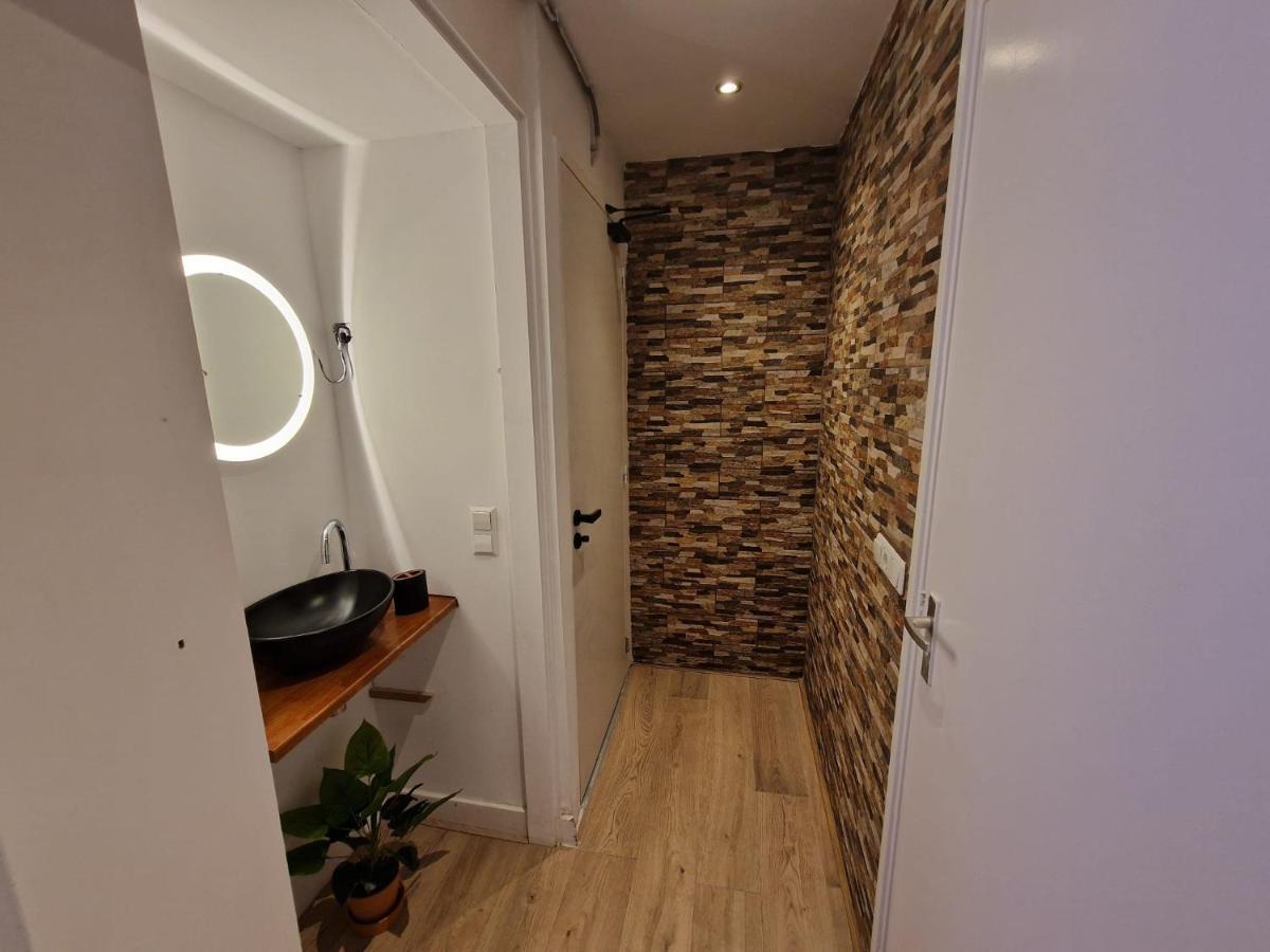 Recharge Hostel Rotterdam Eksteriør billede