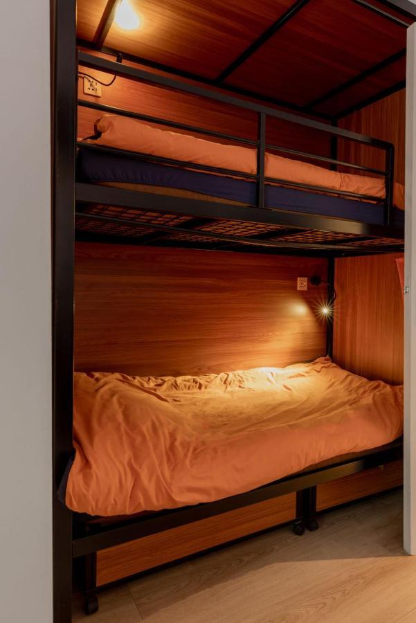 Recharge Hostel Rotterdam Eksteriør billede