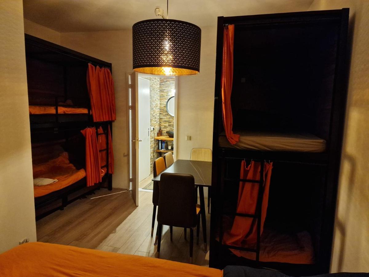 Recharge Hostel Rotterdam Eksteriør billede
