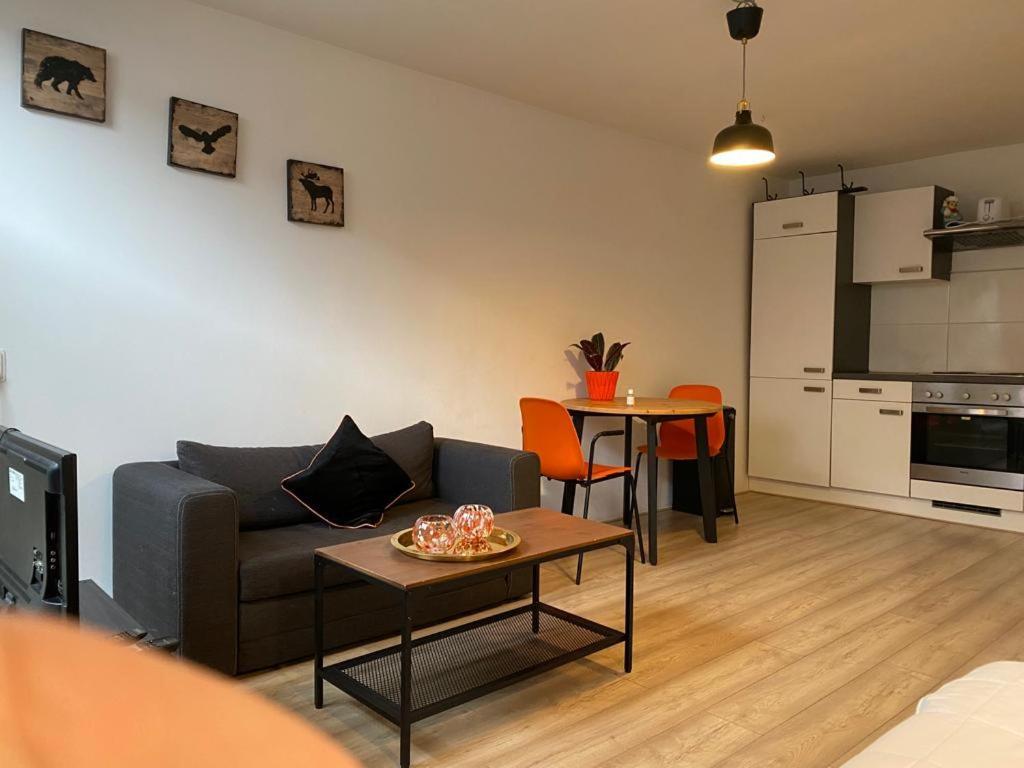 Recharge Hostel Rotterdam Eksteriør billede
