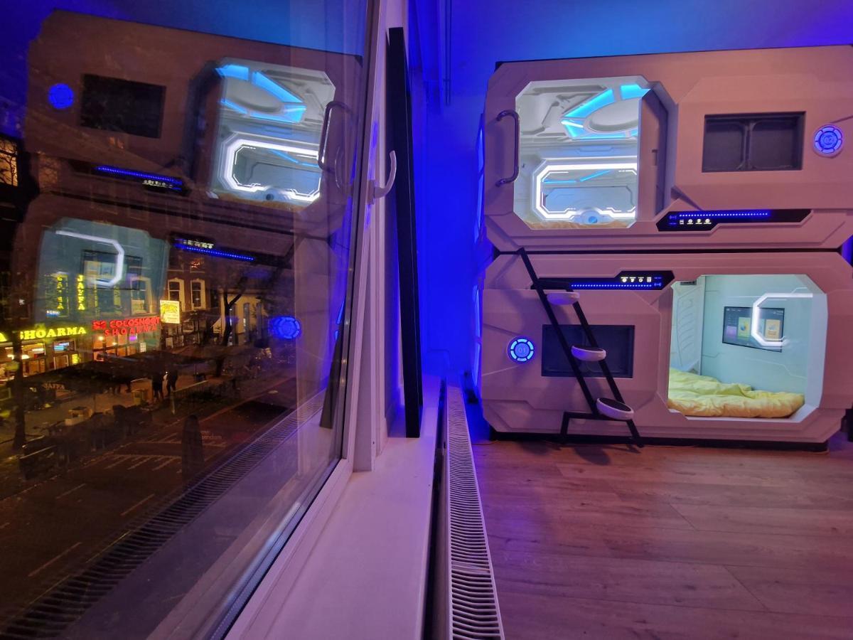 Recharge Hostel Rotterdam Eksteriør billede