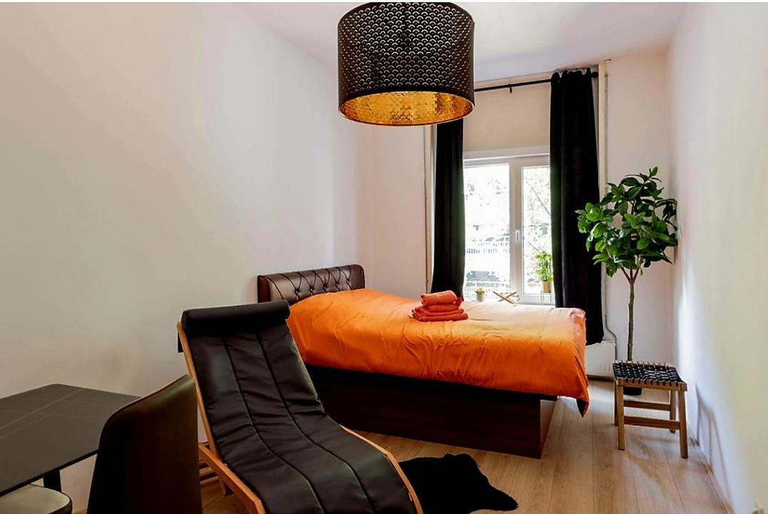 Recharge Hostel Rotterdam Eksteriør billede
