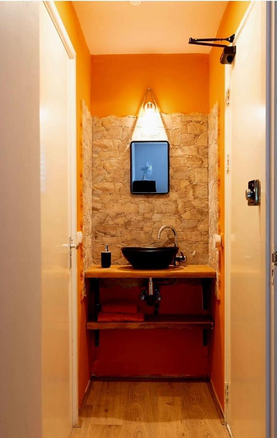 Recharge Hostel Rotterdam Eksteriør billede