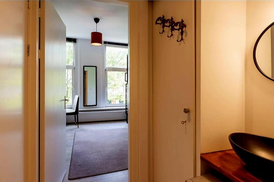 Recharge Hostel Rotterdam Eksteriør billede