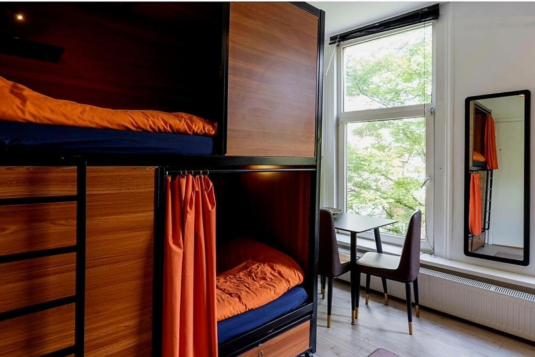 Recharge Hostel Rotterdam Eksteriør billede